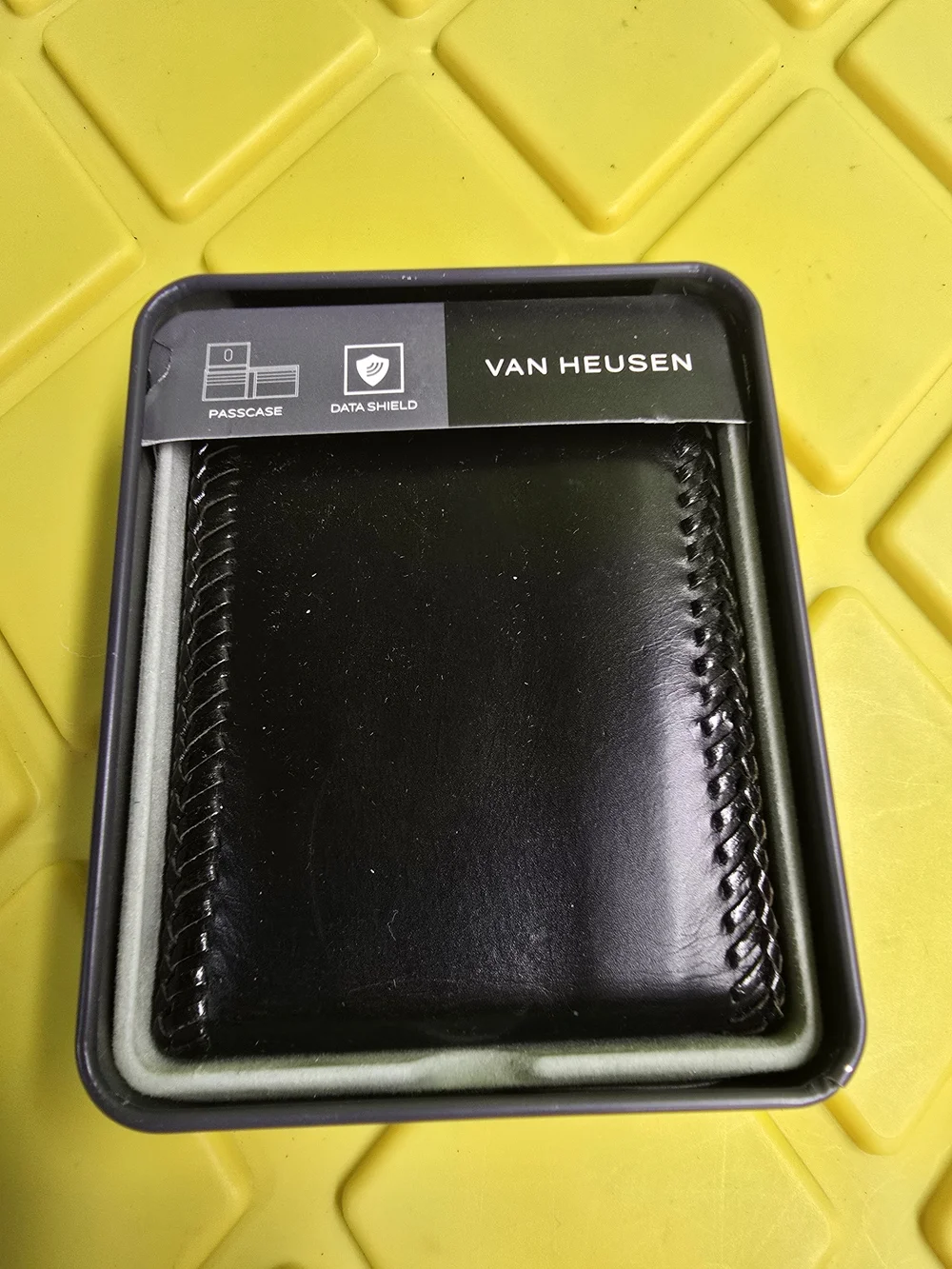 Van Heusen Men's Black Leather Bifold Wallet